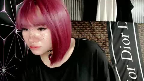 Snapshot of queen_elicktra chatting on 05/06/26, 01:38 JOY online show from 05/06/26, 01:38