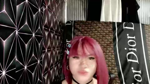 Snapshot of queen_elicktra chatting on 05/07/26, 01:44 JOY online show from 05/07/26, 01:44