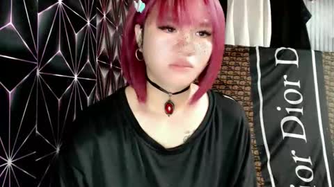 Snapshot of queen_elicktra chatting on 05/08/26, 12:27 JOY online show from 05/08/26, 12:27