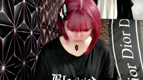 Snapshot of queen_elicktra chatting on 05/18/26, 04:40 JOY online show from 05/18/26, 04:40