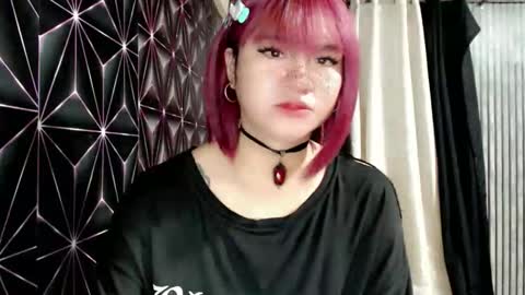 Snapshot of queen_elicktra chatting on 06/05/26, 12:17 JOY online show from 06/05/26, 12:17