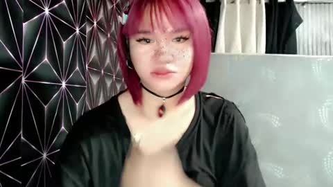 Snapshot of queen_elicktra chatting on 06/08/26, 02:17 JOY online show from 06/08/26, 02:17