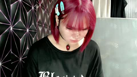 Snapshot of queen_elicktra chatting on 06/11/26, 09:35 JOY online show from 06/11/26, 09:35