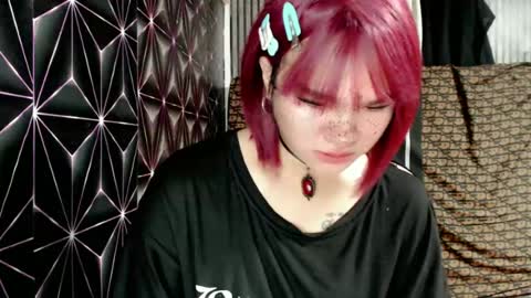 Snapshot of queen_elicktra chatting on 06/18/26, 10:52 JOY online show from 06/18/26, 10:52