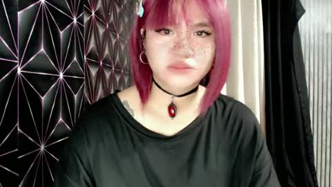 Snapshot of queen_elicktra chatting on 06/19/26, 01:37 JOY online show from 06/19/26, 01:37