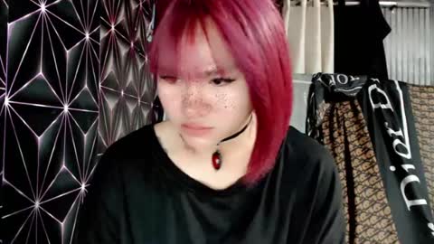 Snapshot of queen_elicktra chatting on 07/19/26, 09:40 JOY online show from 07/19/26, 09:40