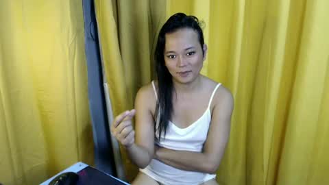Snapshot of queen_ennah chatting on 06/14/26, 02:24 queen_ennah online show from 06/14/26, 02:24