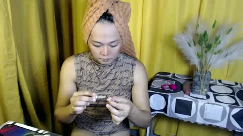 Snapshot of queen_ennah chatting on 06/24/26, 05:17 queen_ennah online show from 06/24/26, 05:17