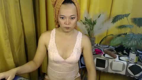 Snapshot of queen_ennah chatting on 07/14/26, 06:51 queen_ennah online show from 07/14/26, 06:51