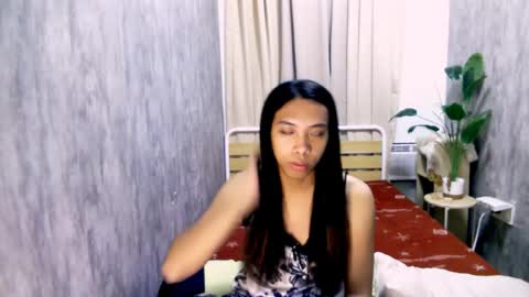 queen_gia online show from 04/28/26, 06:46