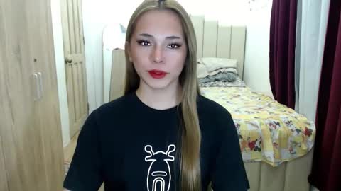 Snapshot of queen_heart0 chatting on 04/25/26, 02:58 shawny online show from 04/25/26, 02:58