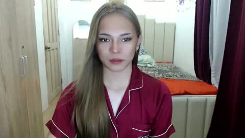Snapshot of queen_heart0 chatting on 06/03/26, 01:08 shawny online show from 06/03/26, 01:08