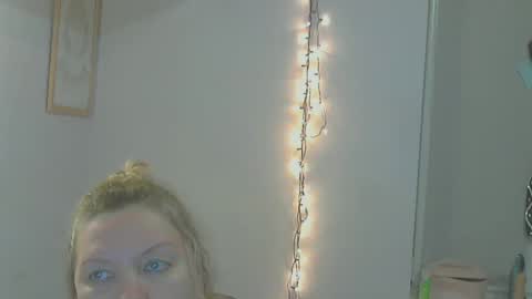 queen_jane8 online show from 12/26/24, 09:37