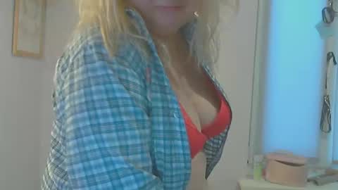 queen_jane8 online show from 02/15/25, 12:43