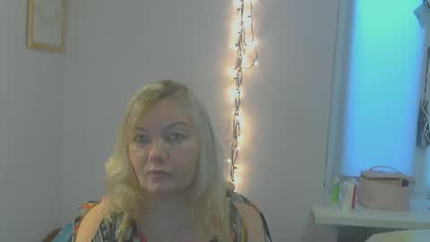 queen_jane8 online show from 03/01/25, 12:56