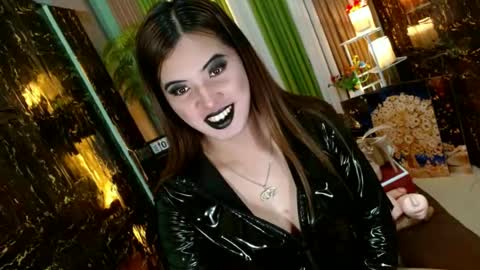 Snapshot of queen_kendalx19 chatting on 07/03/26, 01:34 Kendal online here from 6am-3pm philippine time online show from 07/03/26, 01:34