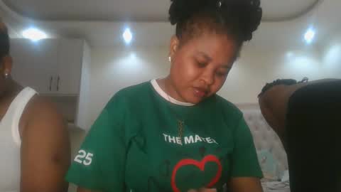 Snapshot of queen_kikih chatting on 05/01/26, 06:51 Queen kikih online show from 05/01/26, 06:51