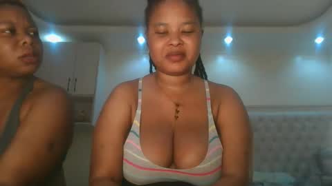Snapshot of queen_kikih chatting on 05/19/26, 06:09 Queen kikih online show from 05/19/26, 06:09
