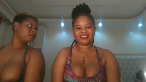 Snapshot of queen_kikih chatting on 05/21/26, 07:10 Queen kikih online show from 05/21/26, 07:10
