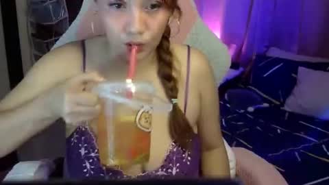 QueenHennessy online show from 04/18/26, 11:47