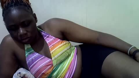 Snapshot of queen_leilla chatting on 06/18/26, 03:40 queen_leilla online show from 06/18/26, 03:40