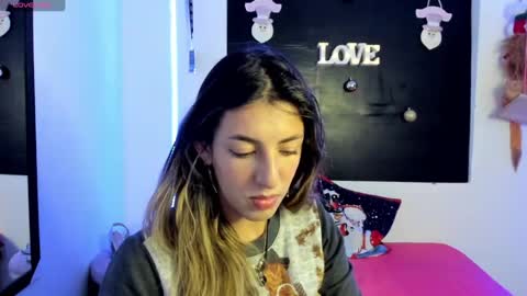 Snapshot of queen_natttyy chatting on 01/03/25, 03:49 queen_natttyy online show from 01/03/25, 03:49