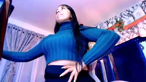 Snapshot of queen_nyxx chatting on 06/25/26, 02:22 QueenNyx online show from 06/25/26, 02:22