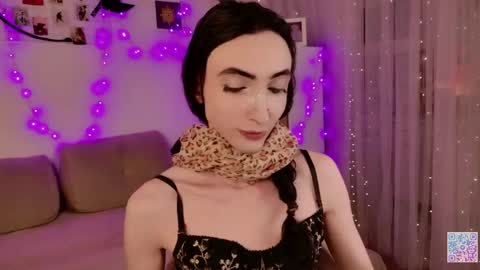 Snapshot of queen_of_tease chatting on 05/10/26, 02:28 queen_of_tease online show from 05/10/26, 02:28