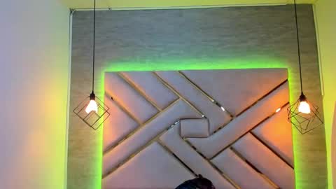 Snapshot of queen_perla_ chatting on 12/17/24, 12:00 online show from 12/17/24, 12:00