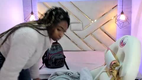 Snapshot of queen_perla_ chatting on 01/07/25, 11:16 online show from 01/07/25, 11:16