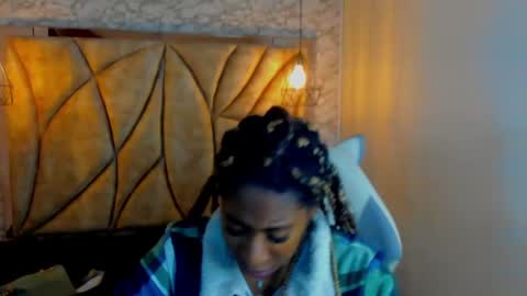 Snapshot of queen_perla_ chatting on 01/17/25, 11:17 online show from 01/17/25, 11:17