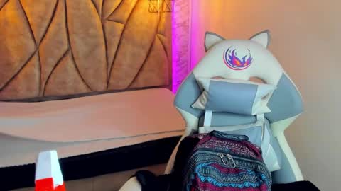 Snapshot of queen_perla_ chatting on 01/18/25, 12:26 online show from 01/18/25, 12:26