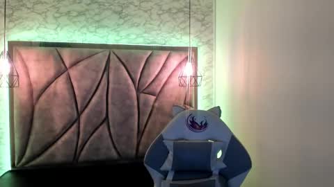 Snapshot of queen_perla_ chatting on 01/19/25, 11:23 online show from 01/19/25, 11:23