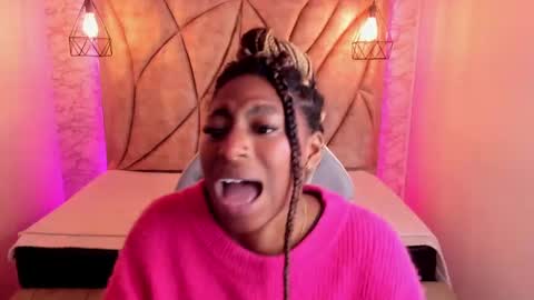 Snapshot of queen_perla_ chatting on 01/22/25, 03:07 online show from 01/22/25, 03:07