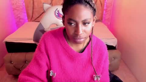 Snapshot of queen_perla_ chatting on 01/22/25, 09:21 online show from 01/22/25, 09:21