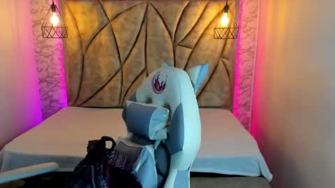 Snapshot of queen_perla_ chatting on 01/29/25, 11:30 online show from 01/29/25, 11:30
