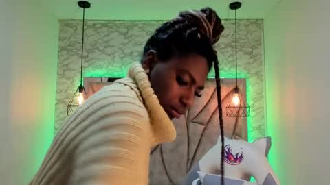 Snapshot of queen_perla_ chatting on 01/31/25, 11:56 online show from 01/31/25, 11:56