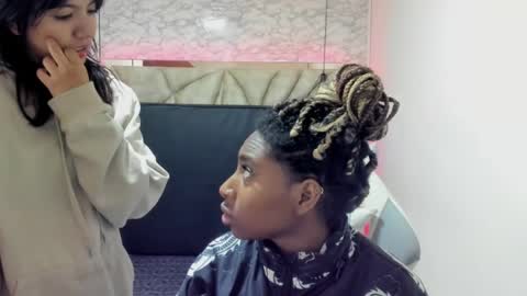 Snapshot of queen_perla_ chatting on 02/09/25, 12:19 online show from 02/09/25, 12:19
