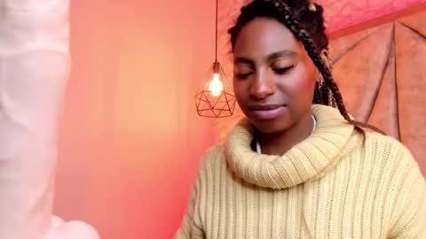 Snapshot of queen_perla_ chatting on 02/22/25, 03:03 online show from 02/22/25, 03:03