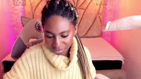 Snapshot of queen_perla_ chatting on 02/23/25, 06:07 online show from 02/23/25, 06:07