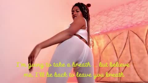 Snapshot of queen_perla_ chatting on 03/05/25, 06:45 online show from 03/05/25, 06:45