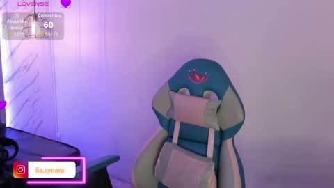 Snapshot of queen_perla_ chatting on 09/09/25, 11:10 online show from 09/09/25, 11:10