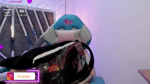Snapshot of queen_perla_ chatting on 09/16/25, 11:22 online show from 09/16/25, 11:22