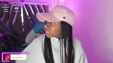 Snapshot of queen_perla_ chatting on 09/30/25, 11:26 online show from 09/30/25, 11:26