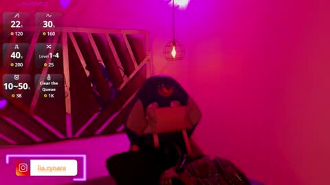 Snapshot of queen_perla_ chatting on 10/01/25, 11:16 online show from 10/01/25, 11:16
