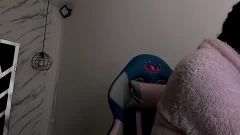   online show from 11/01/25, 11:45