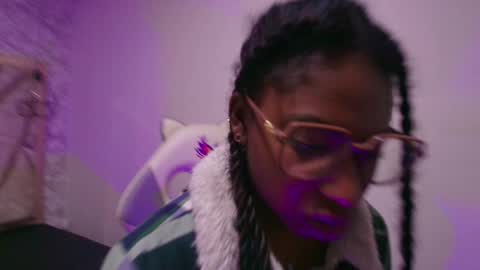   online show from 12/03/25, 11:19