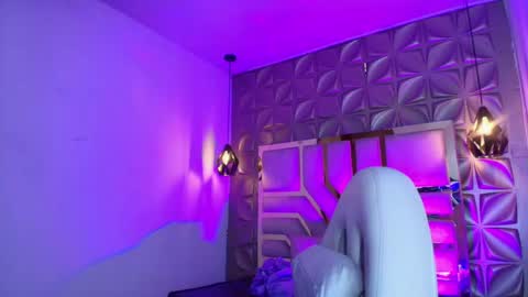 Snapshot of queen_perla_ chatting on 05/02/26, 12:10 online show from 05/02/26, 12:10