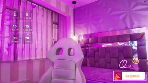 Snapshot of queen_perla_ chatting on 05/19/26, 11:38 online show from 05/19/26, 11:38