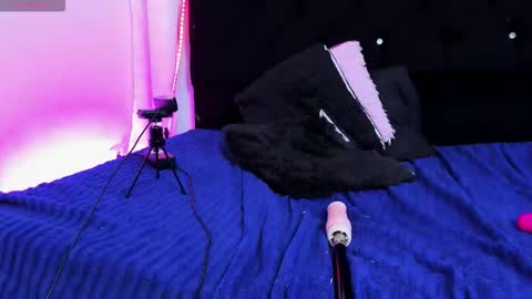 queen_salomme online show from 10/18/25, 11:49